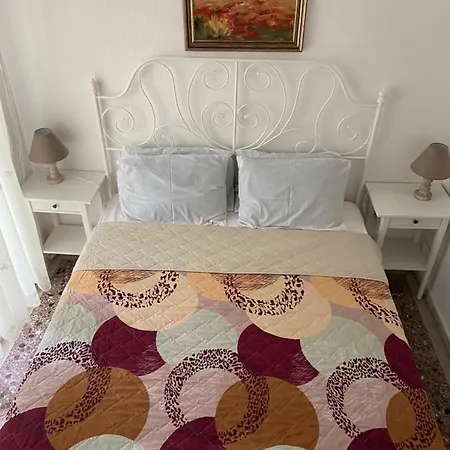 Appartement Stefani With A Sea View Terrace!